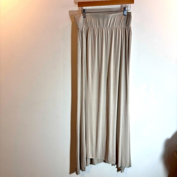LA BREA Sz M (estimated) Wrap Bottom Elasticized Waist Raw Hem Slinky Maxi Skirt - Picture 1 of 6